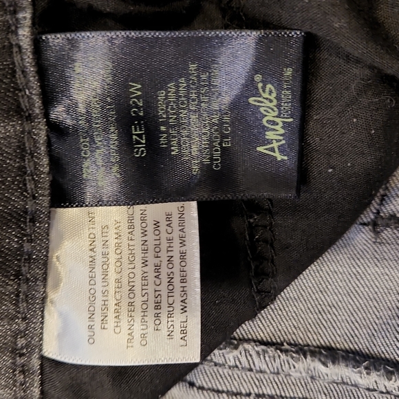 Angels - Picture 3 of 4